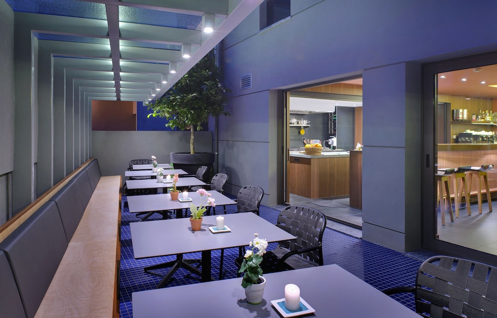 Lake Spirit Hotel 53/64