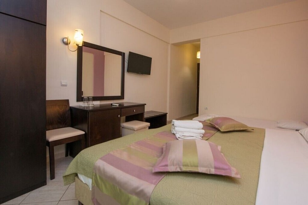 Maranton Beach Hotel 31/55