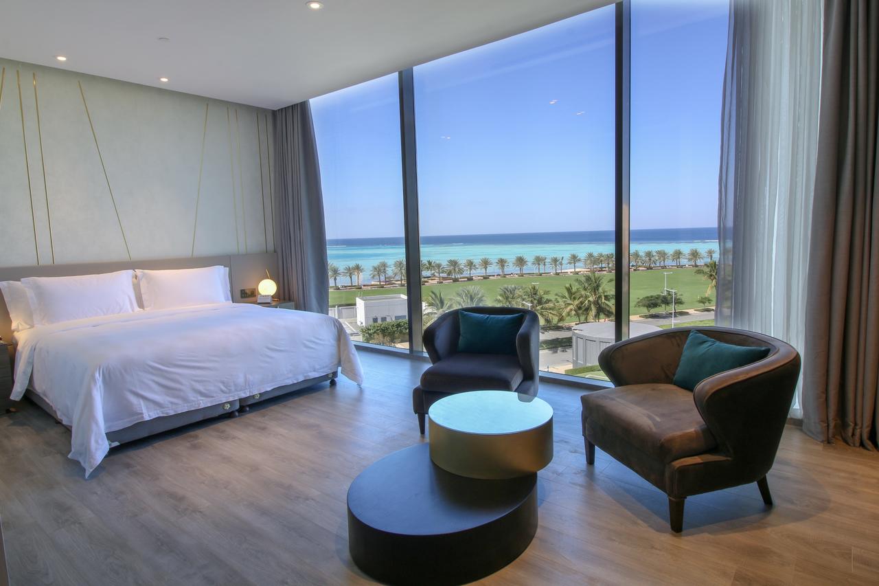 Studio, Sea View