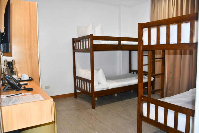 Coast Wise Hotel Dumaguete 10/11