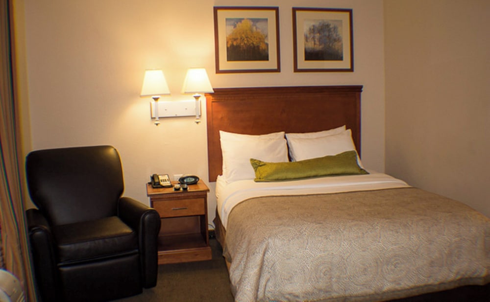 Candlewood Suites Jacksonville 36/72