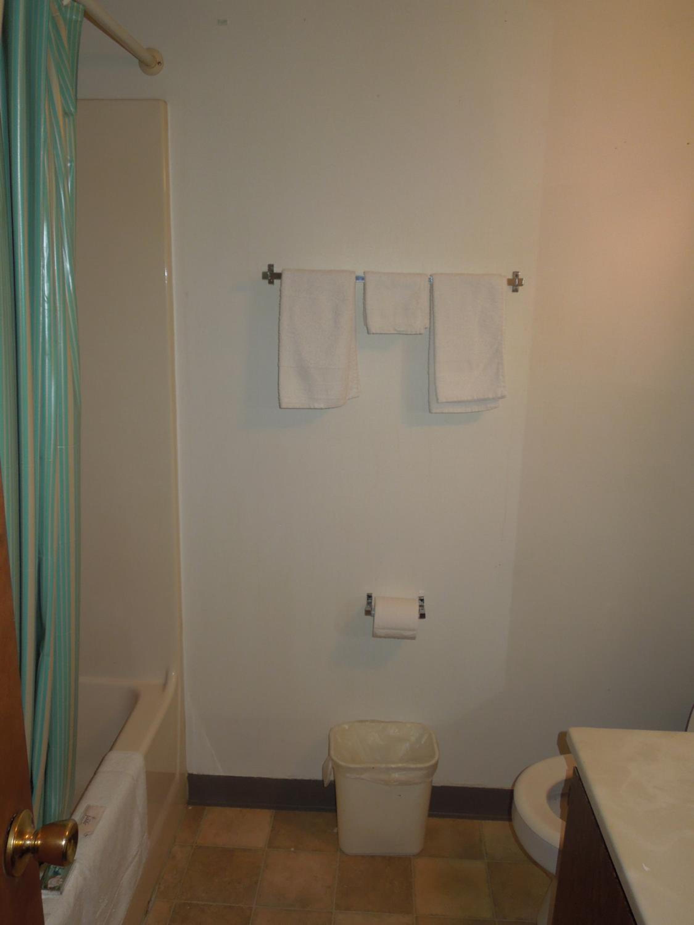 Xenia Country Inn 40/40