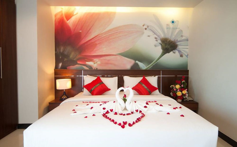 The Crystal Beach Hotel 24/56
