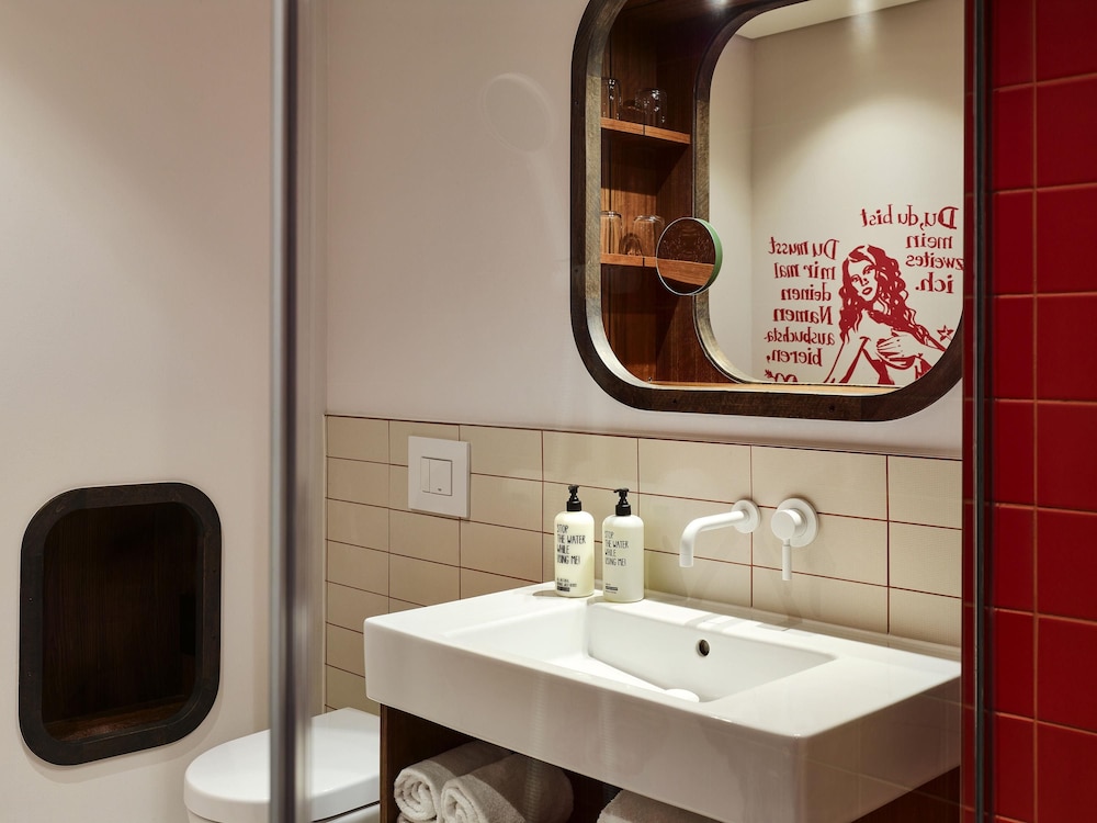 25Hours Hotel Hafencity 50/50
