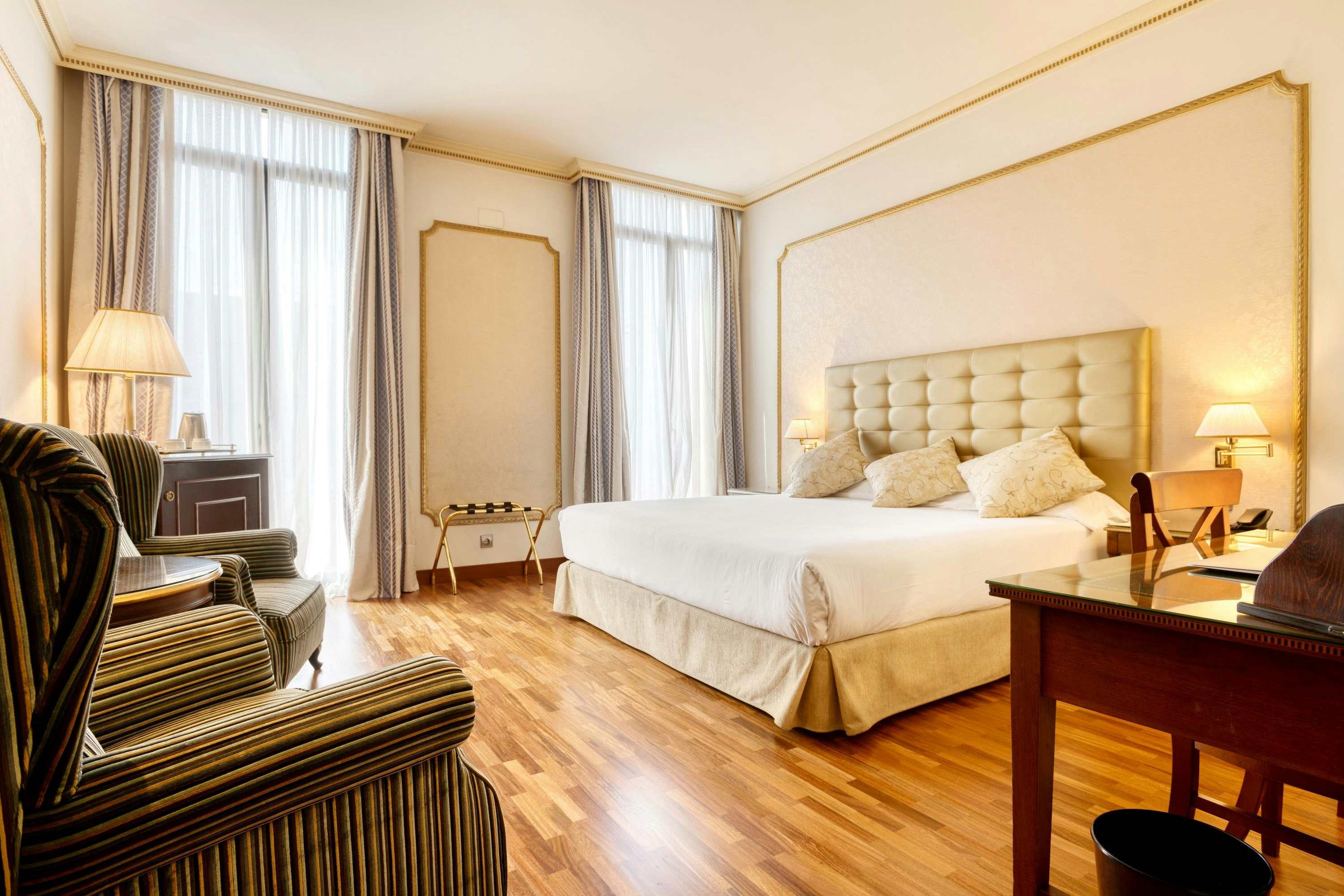 Roger De Lluria Hotel 21/57