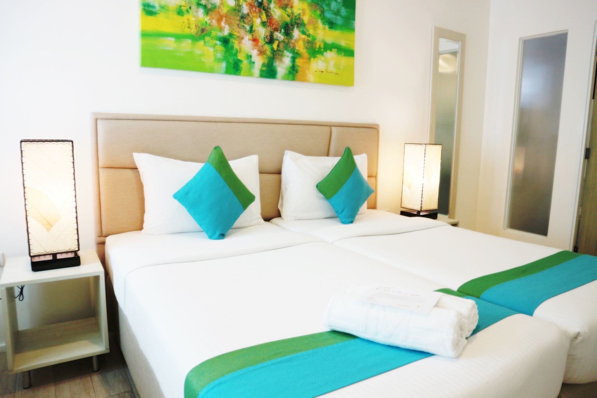 SUPERIOR, TWIN BEDS