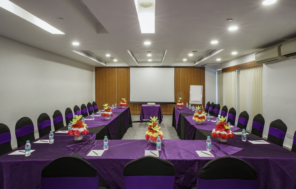CASPIA HOTEL NEW DELHI SHALIMAR BAGH 56/67
