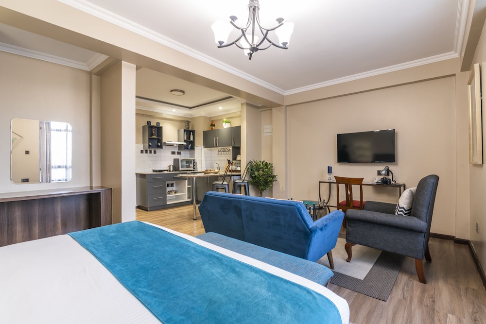 Fair Acres Boutique Hotel 33/71