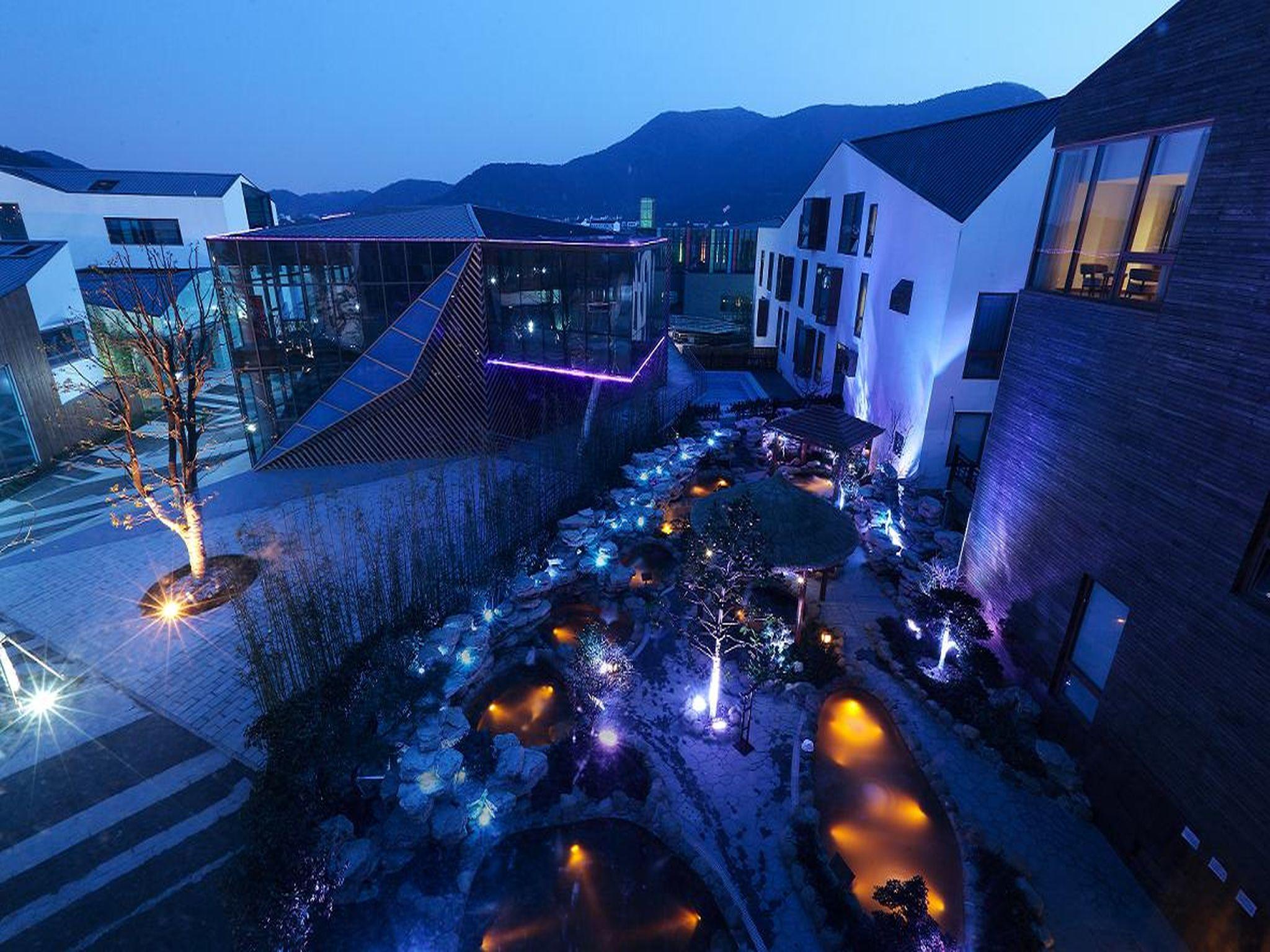 HOTEL SCHOLARS SHUSHAN HOT SPRINGS RESORT 31/35