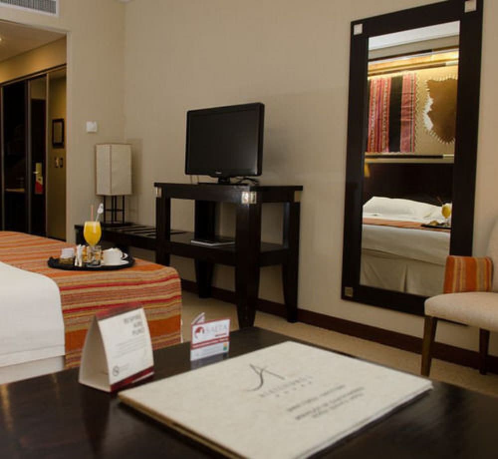Alejandro I Hotel 57/68