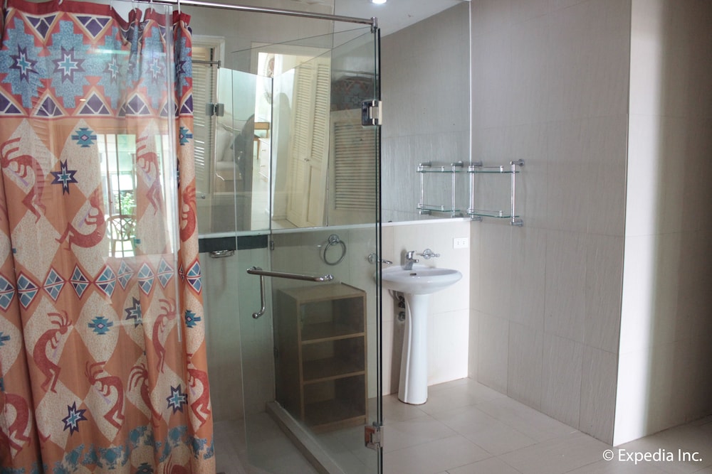 Wild Orchid Beach Resort 66/67