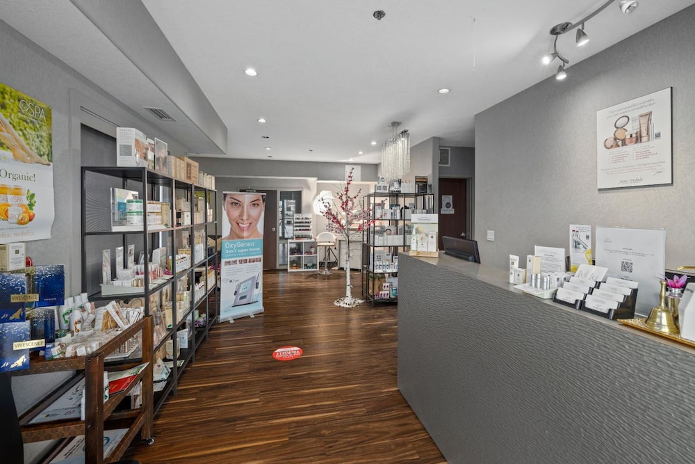 Home Inn and Suites Regina Airport 33/68
