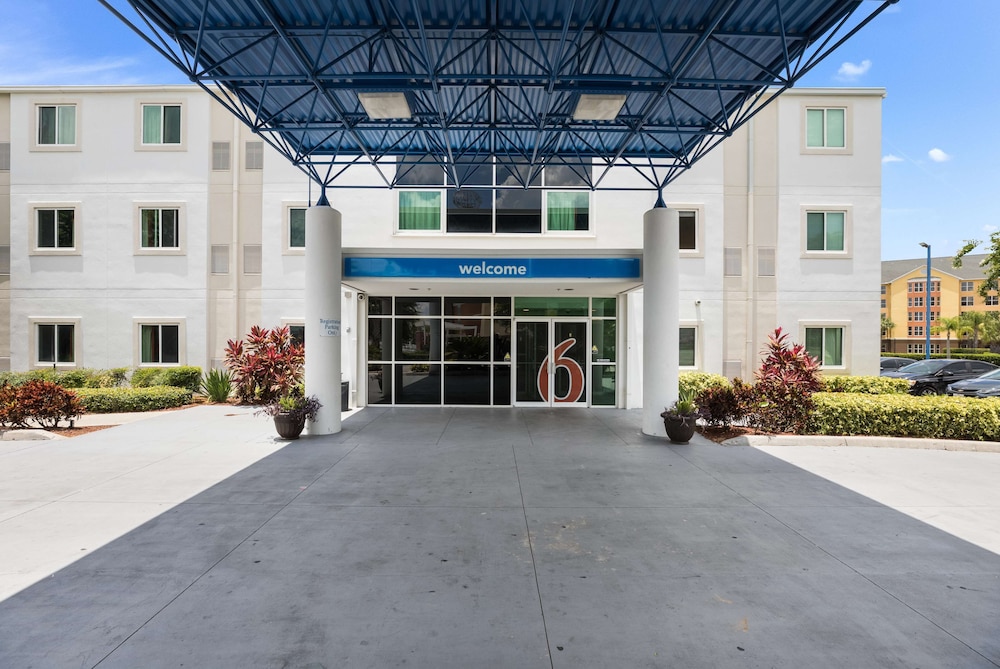 Motel6 Orlando, FL - International Dr 27/39