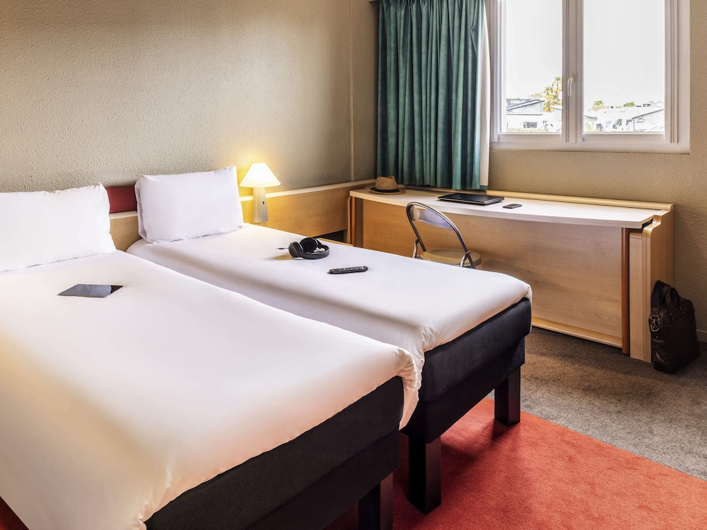 Ibis Tarbes Odos 19/64