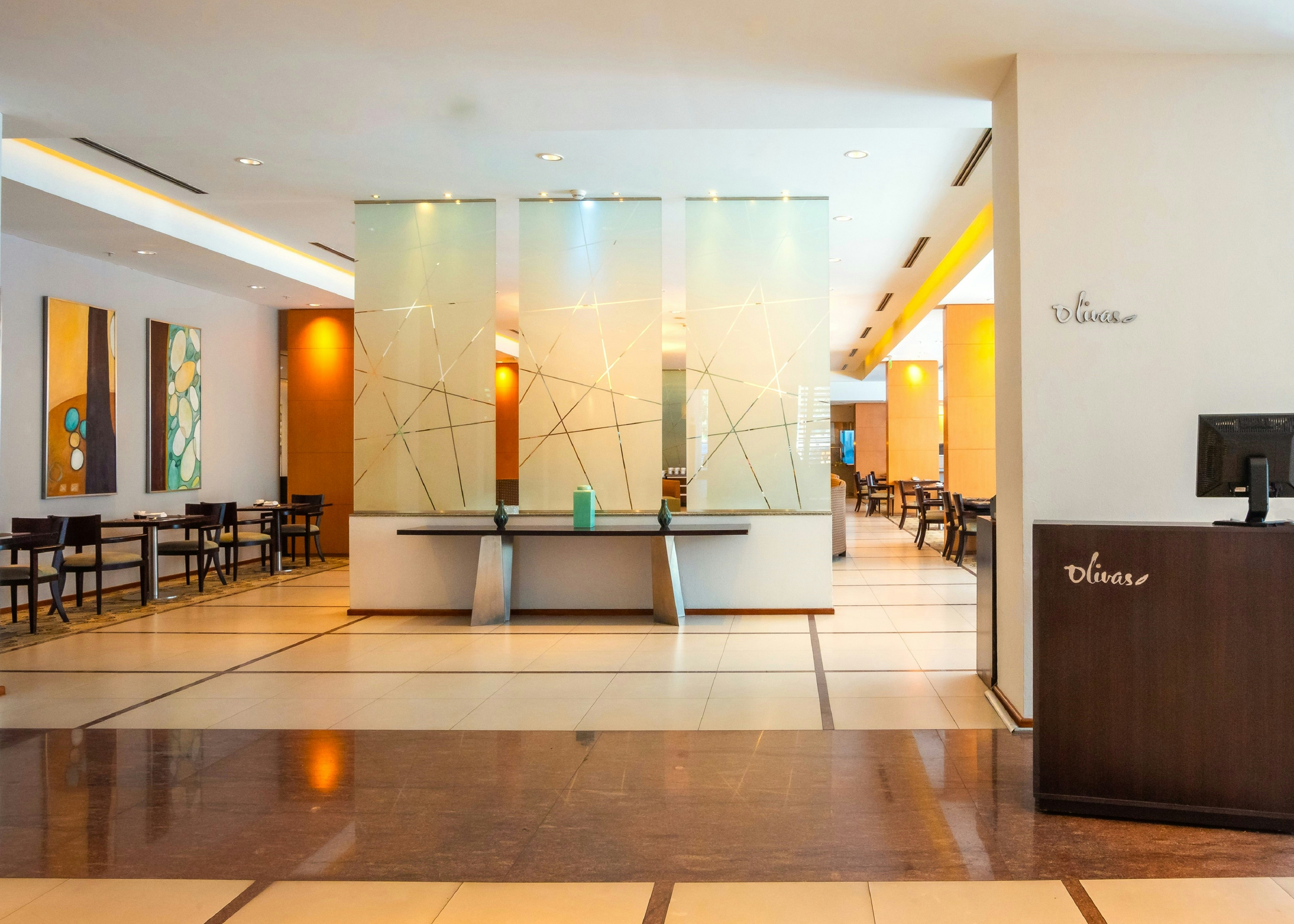 Hilton Mendoza 16/59