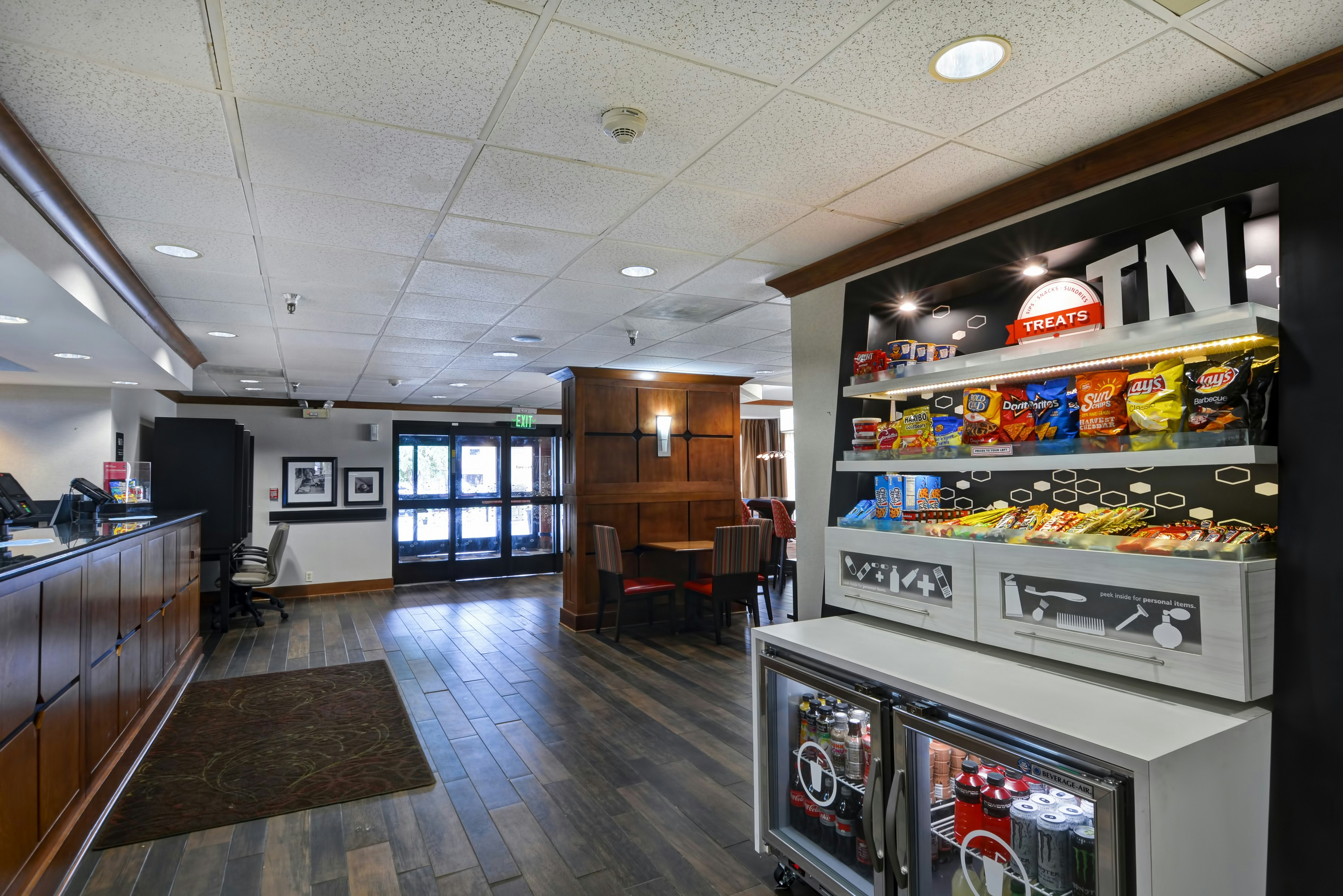Hampton Inn Memphis-Poplar 5/53