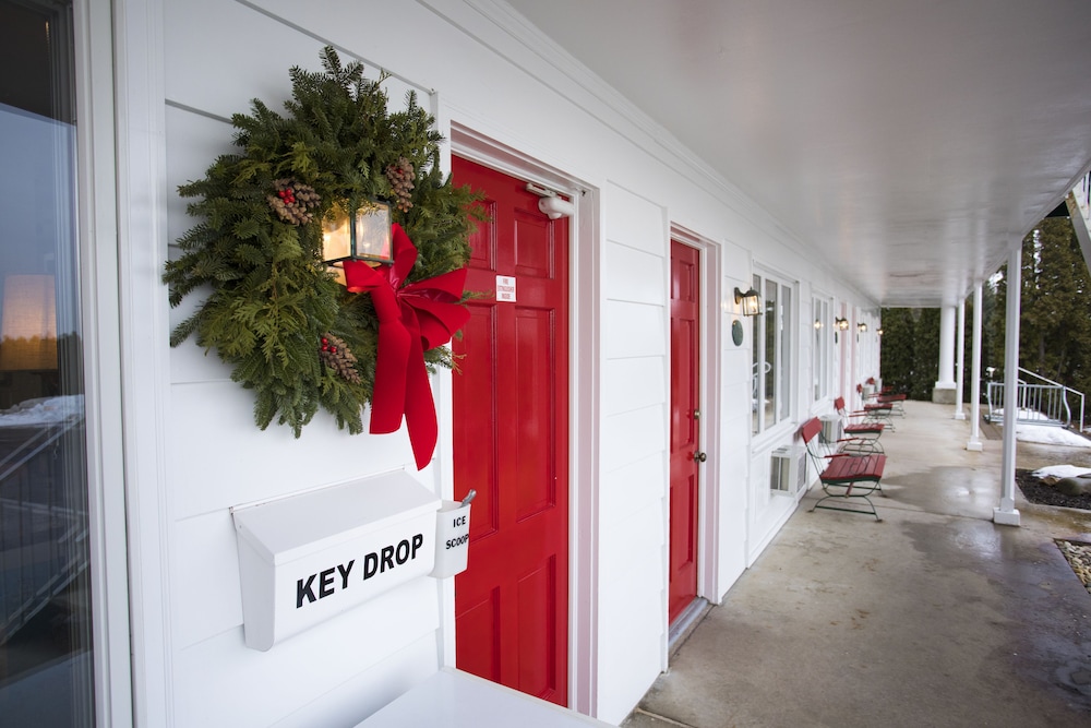 Bay Inn of Petoskey 40/68