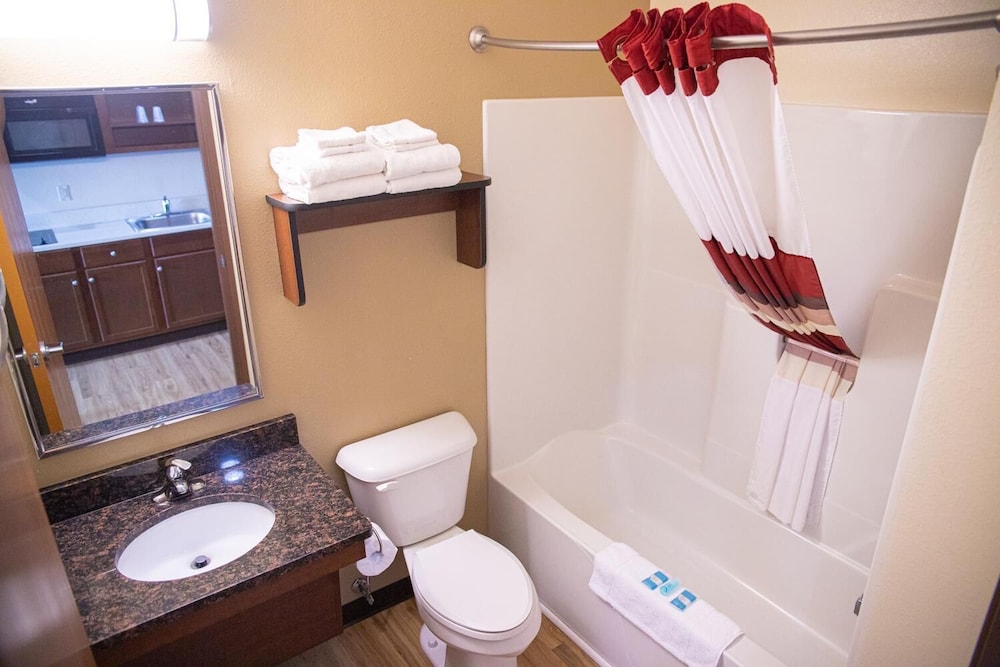 White House Suites 25/27
