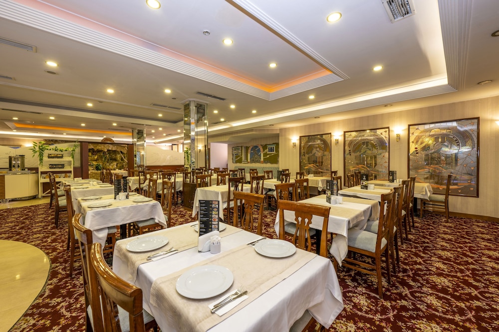 Grand Anka Hotel 56/68