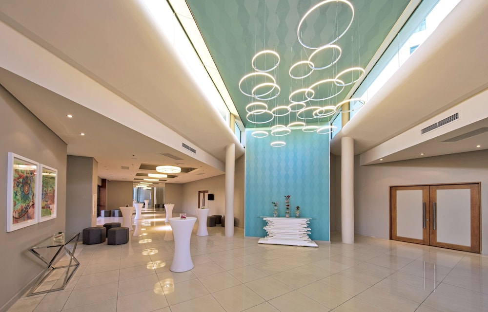 Hennessy Park Hotel 12/71