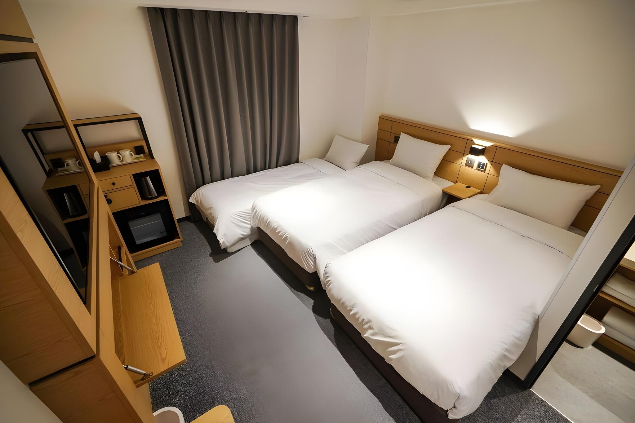 Room, Triple, No Parking, Sofa