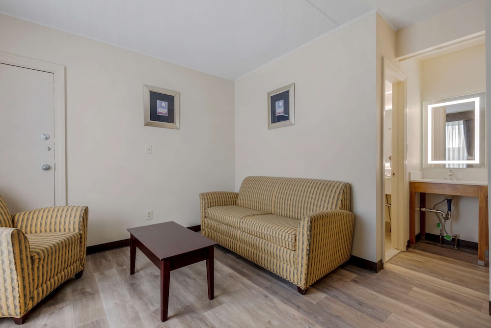 Quality Inn & Suites New Hartford - Utica 26/43