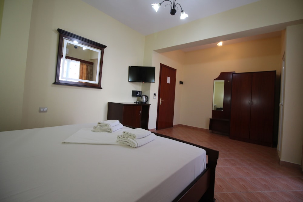 ROOM, DOUBLE BED, BALCONY