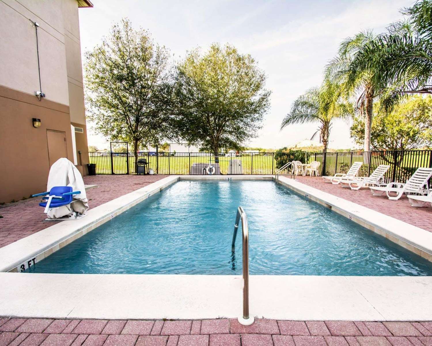 Sleep Inn Fort Pierce I-95 21/33