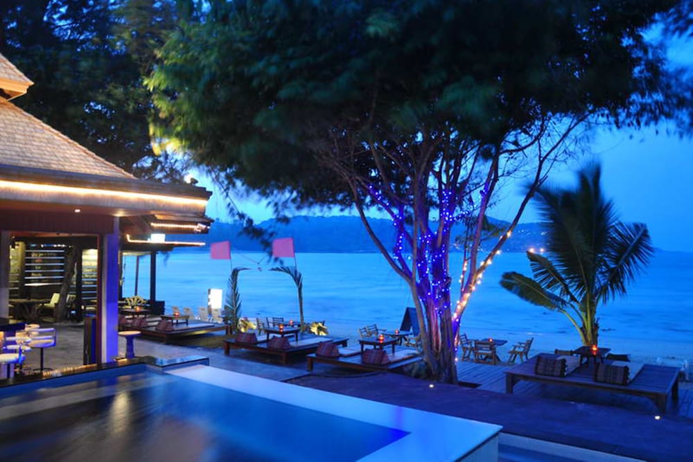 Samui Honey Cottages Beach Resort 65/70