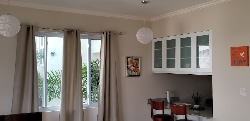 New Kingston Guest Apt At Kingsway 15/18