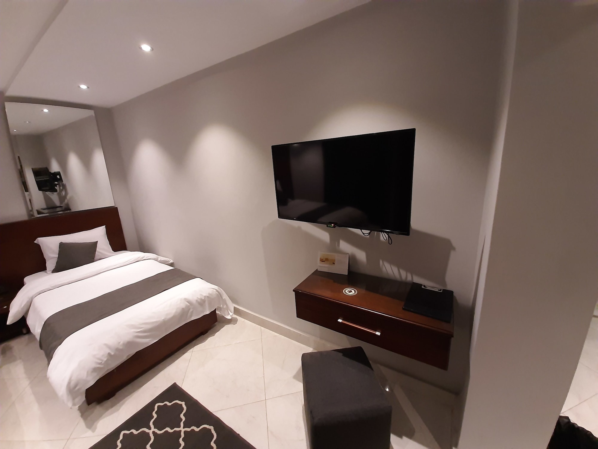 Comfort, Twin Beds, Kitchenette, Nakhil Residence 2/3