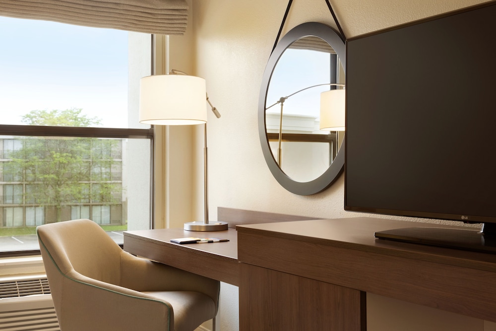 Hampton Inn Akron-Fairlawn 34/42