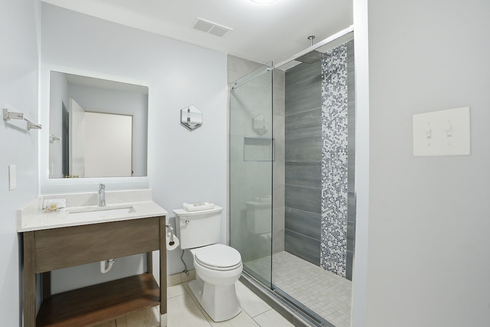 Howard Johnson Inn Tybee Island Savannah GA 67/69
