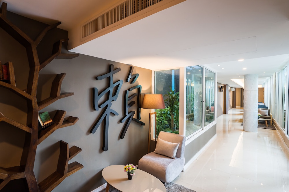 Beyond Suite Hotel 35/73