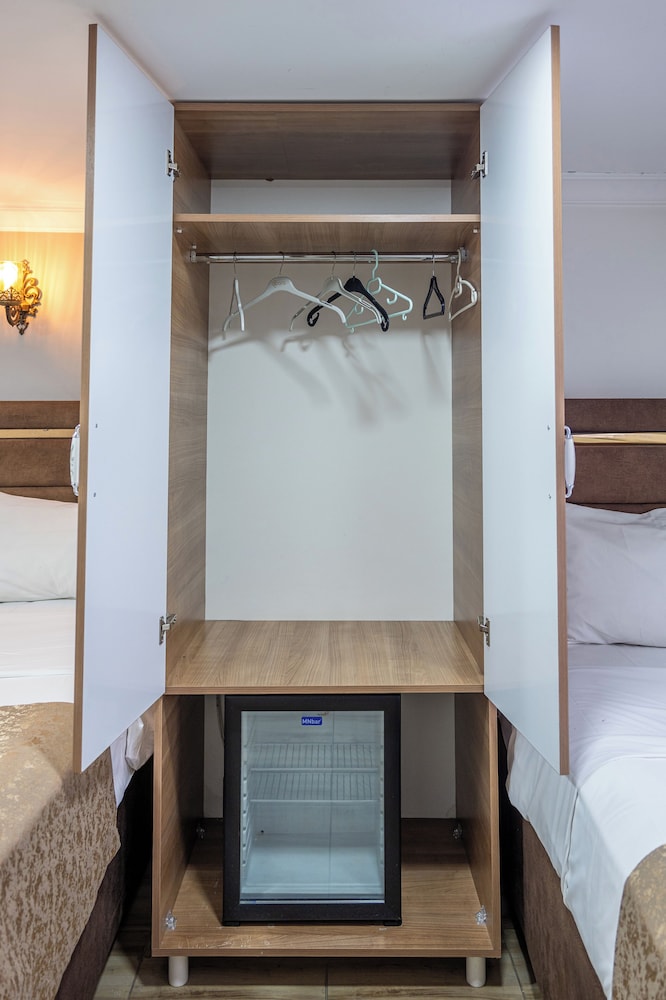 Laos Otel 11/50