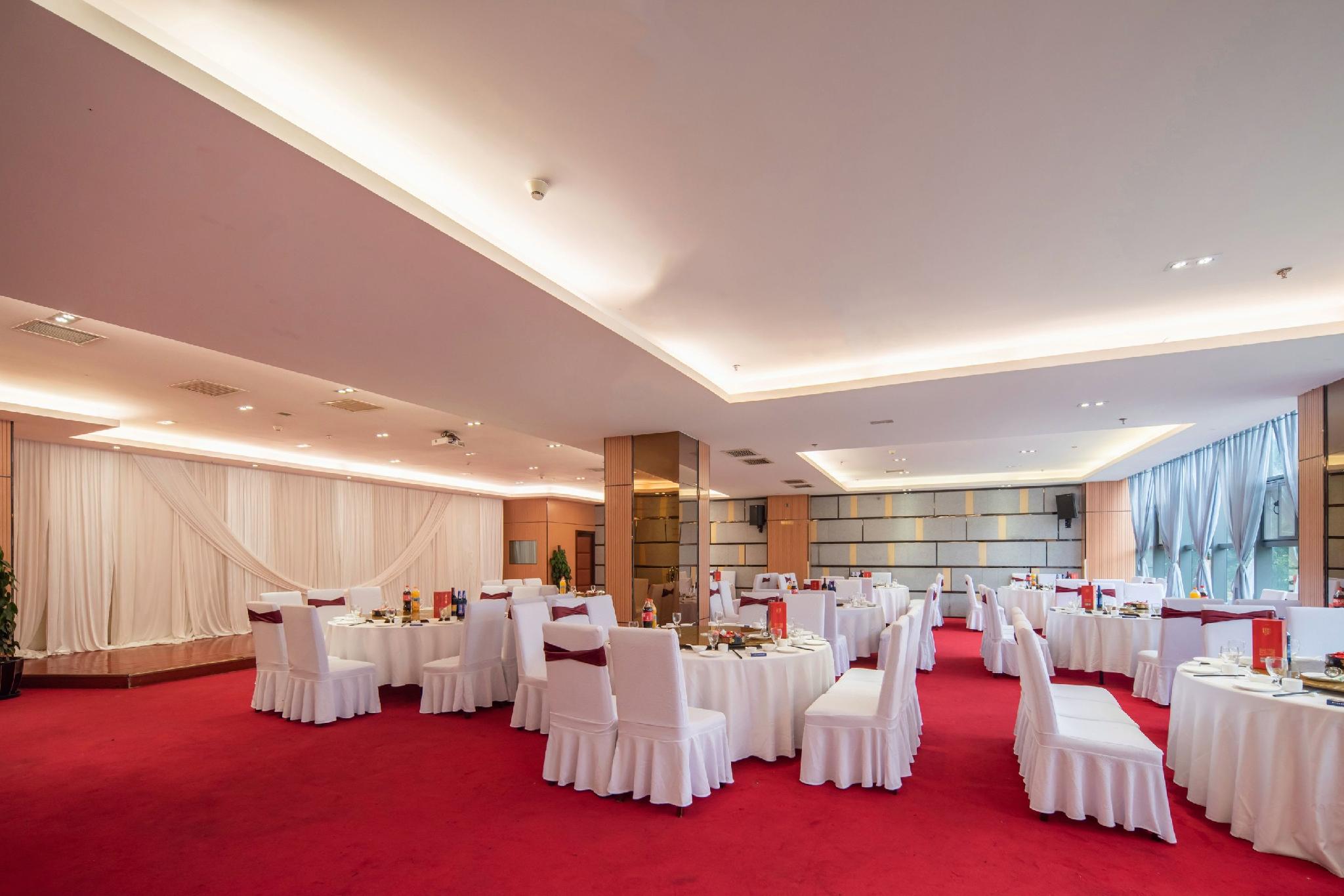 Kunming Shengshi Qianhe Hotel 24/32