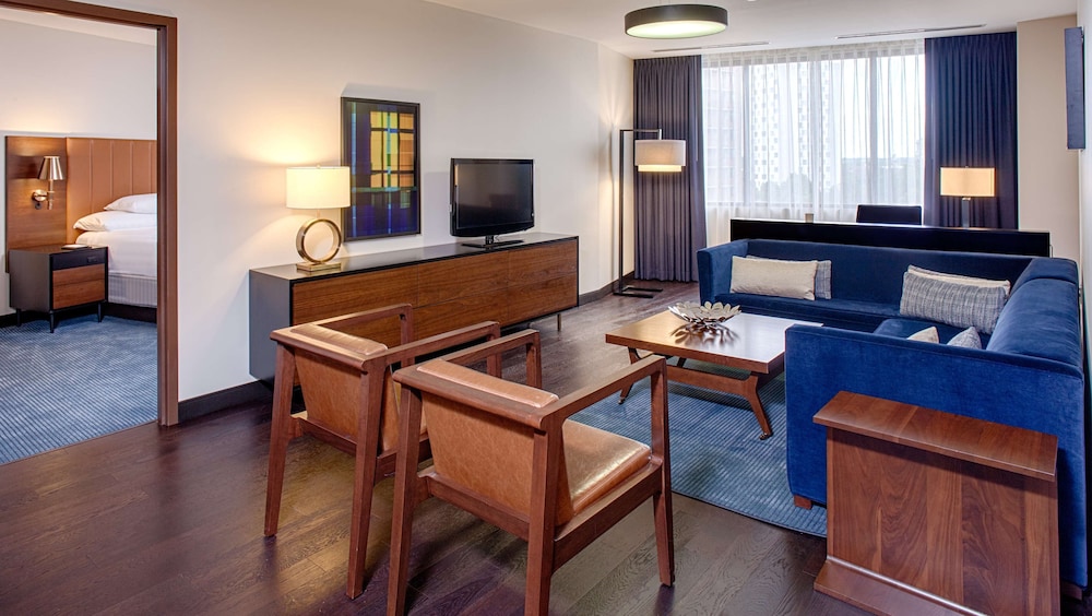 Hyatt Regency 32/59