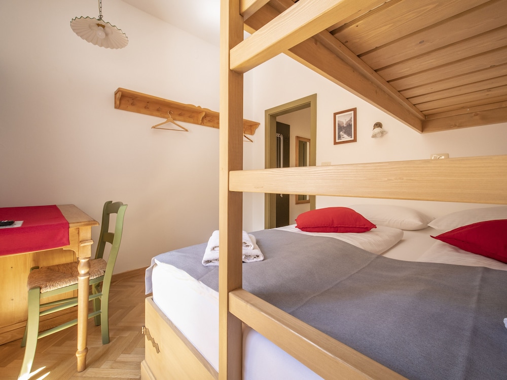 غرفة بسرير بطابقين، Apartment House Berghi Ii 7/10