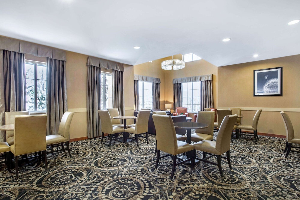 Hampton Inn Manchester Downtown, NH 33/39