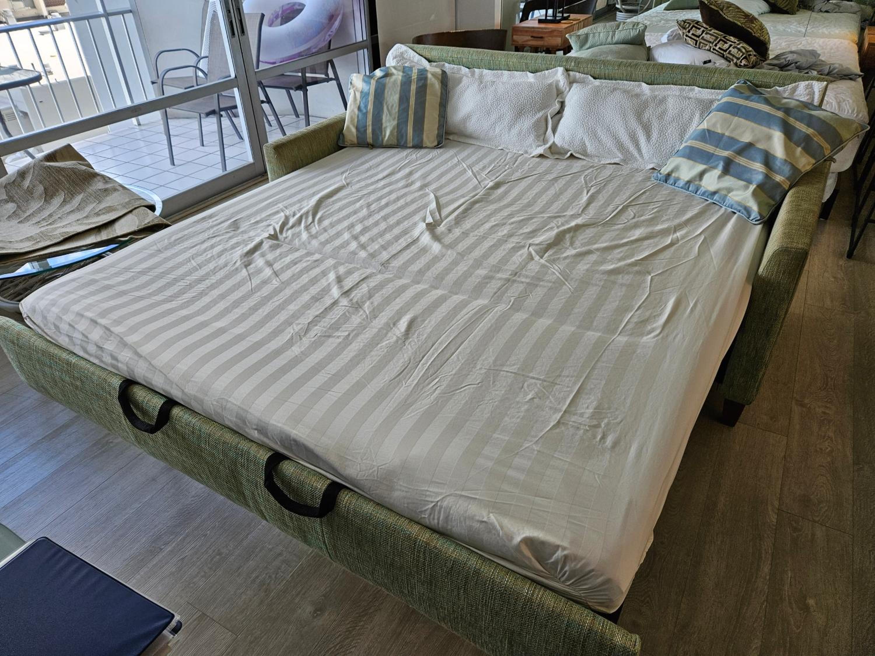 Ilikai Hotel Condo with Kitchen and Ocean View 11/38