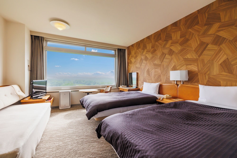 غرفة بسريرين منفصلين مع أريكة، Sapporo Kitahiroshima Classe Hotel 3/6