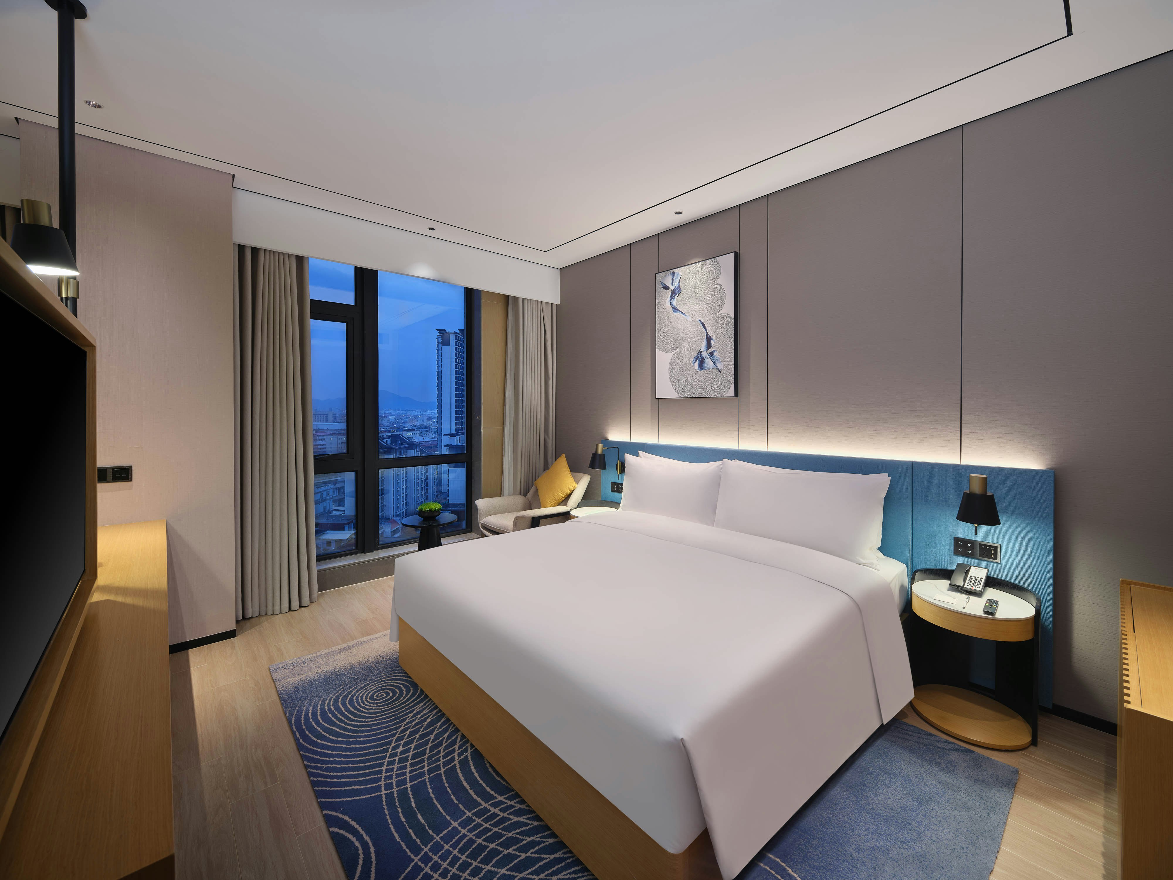PREMIUM, KING BED