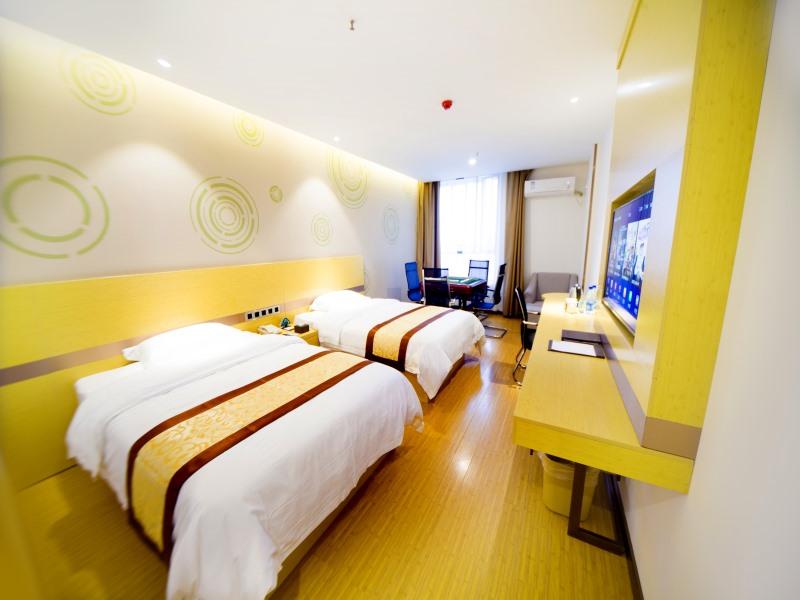 GreenTree Inn Huanggang City Wuxue City Kanjiang Avenue 14/27