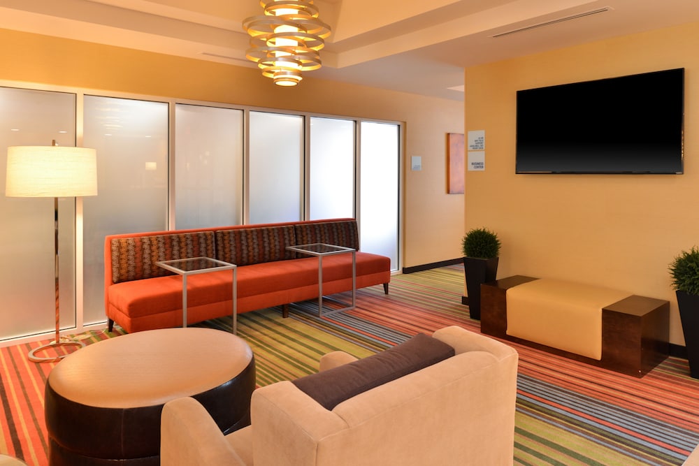 Holiday Inn Express And Suites Ironton 48/76