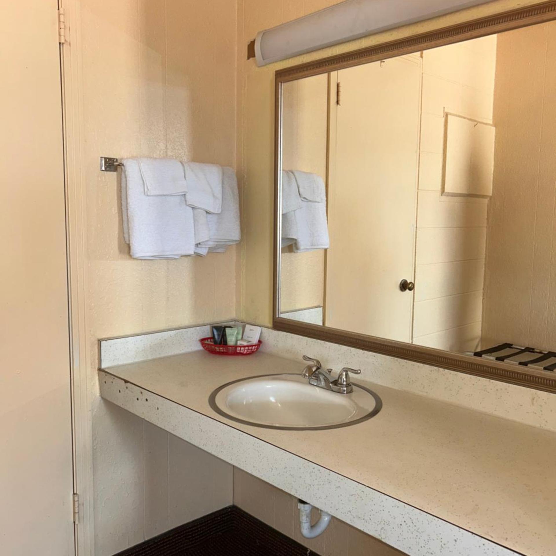 Deavers motel 6/7