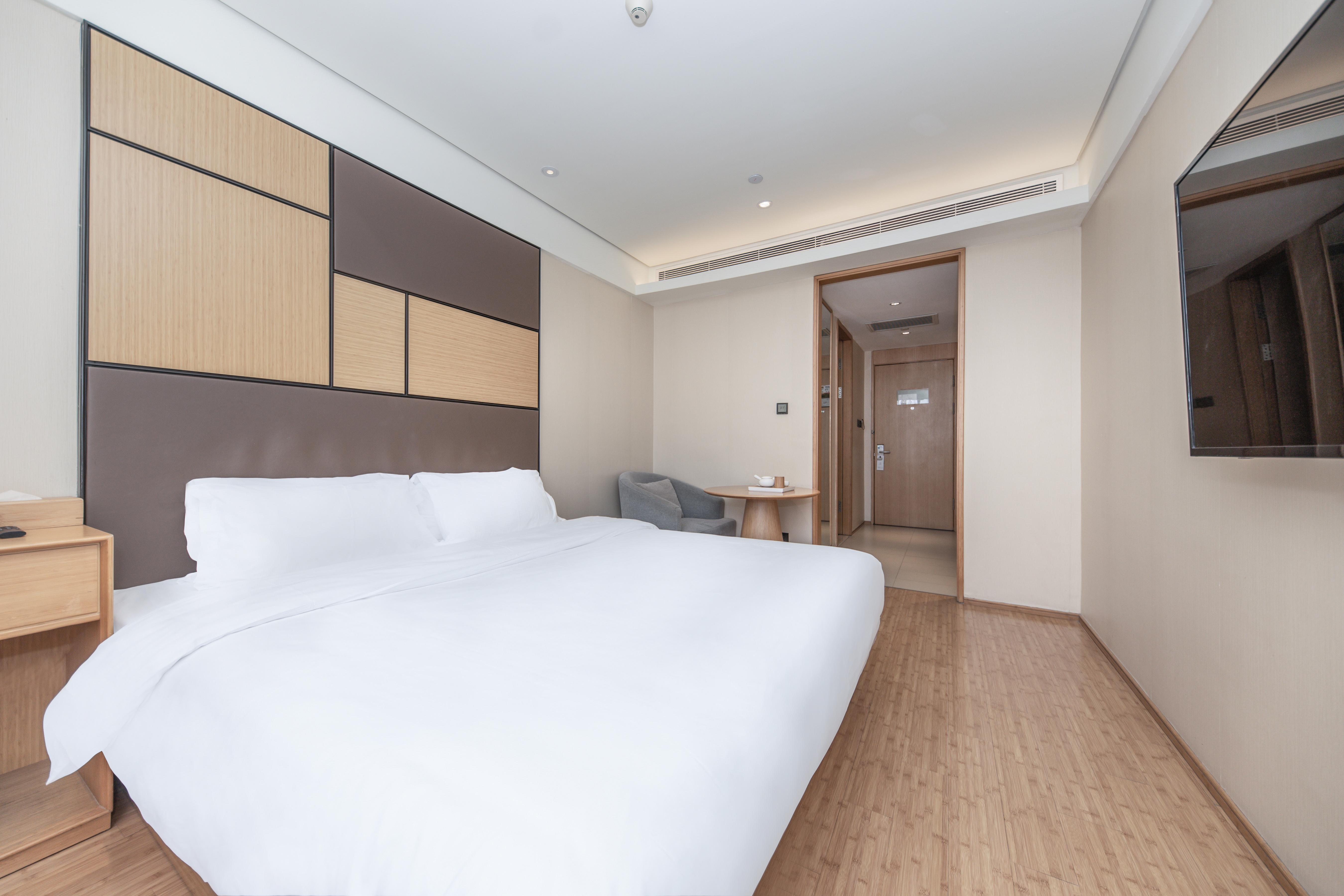 JI Hotel Hangzhou Wulin Square Wenhui Building 24/50
