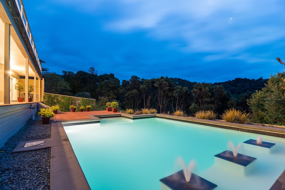 Decks of Paihia 32/44