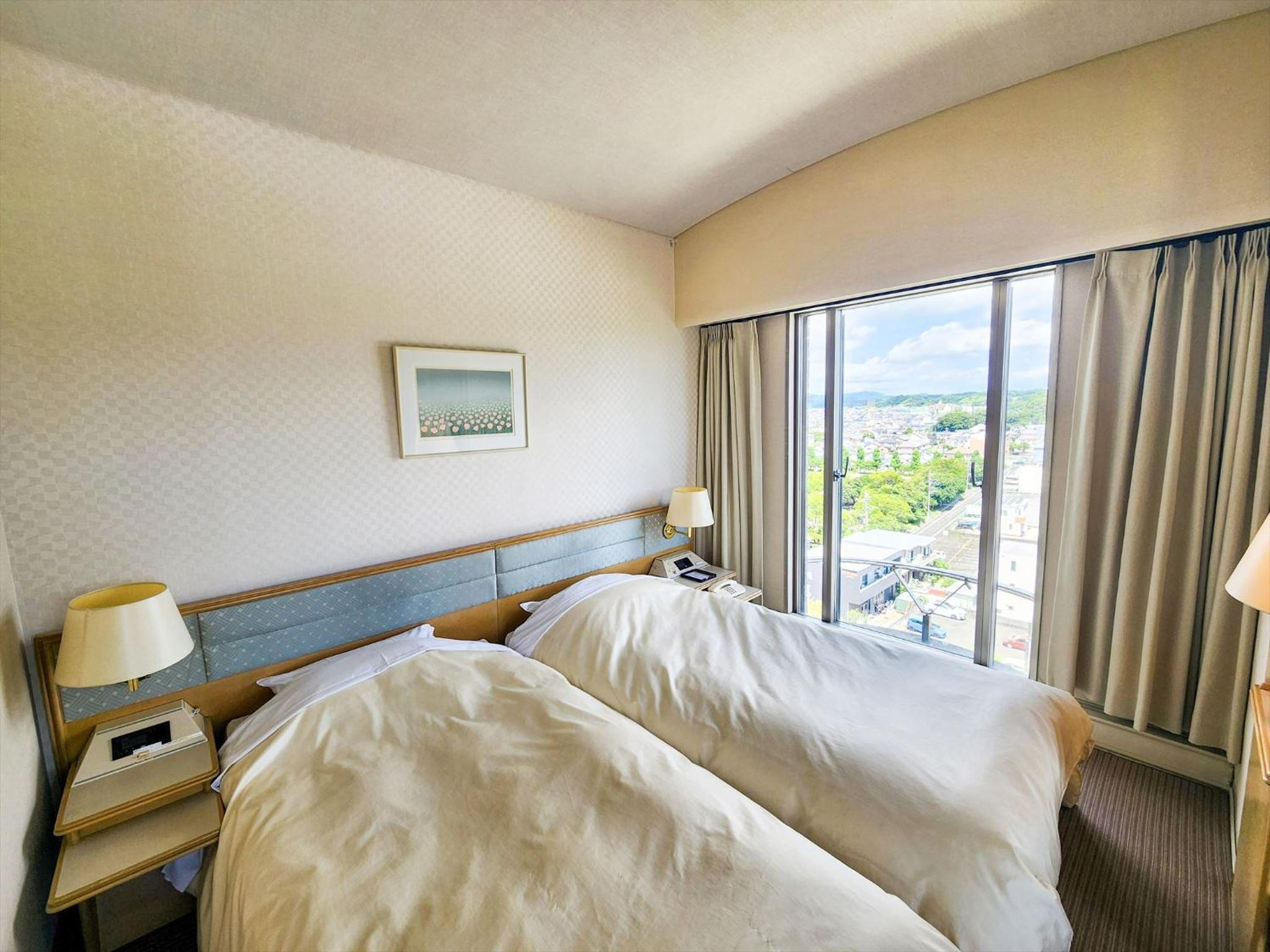 Hollywood, Twin Beds