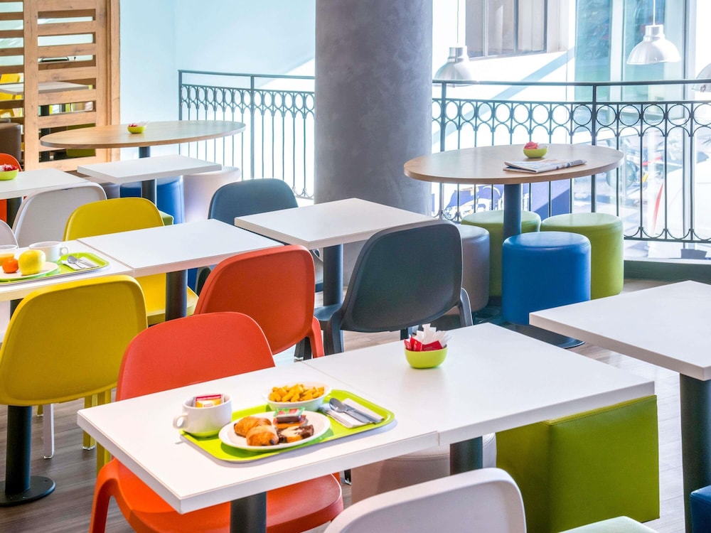 IBIS BUDGET NICE CALIFORNIE LENVAL 52/78