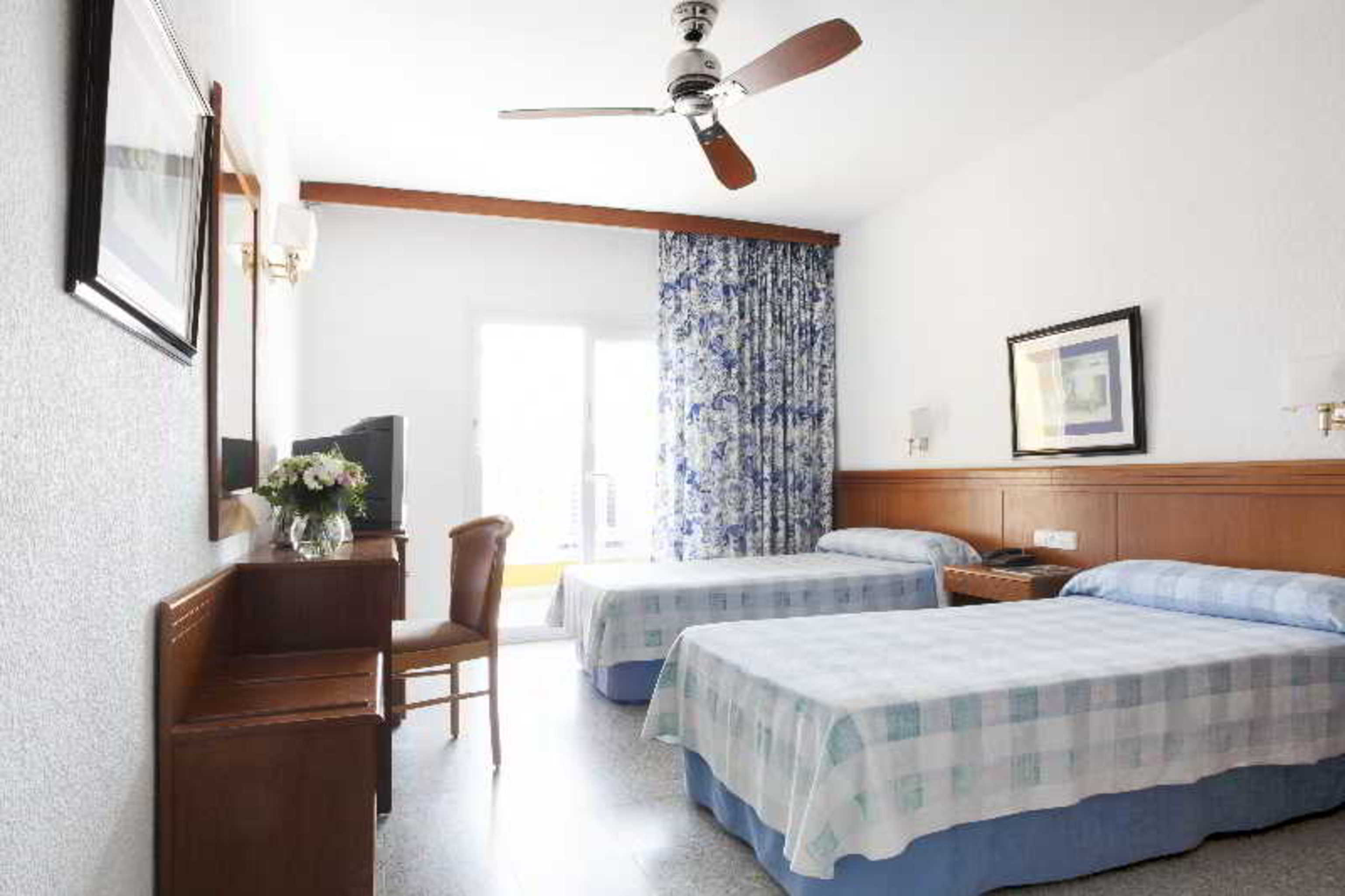 Standard, Double or Twin Bed